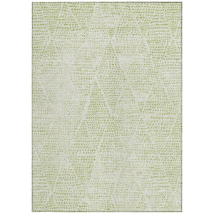 Homeroots 3' Artichoke Green Geometric Washable Area Rug - Durable Indoor Outdoor Design For Versatile Spaces 3' X 5' Polyester 577535