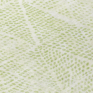 Homeroots 3' Artichoke Green Geometric Washable Area Rug - Durable Indoor Outdoor Design For Versatile Spaces 8' Round Polyester 577537