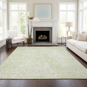 Homeroots 3' Artichoke Green Geometric Washable Area Rug - Durable Indoor Outdoor Design For Versatile Spaces 8' X 10' Polyester 577538