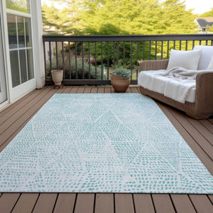 Homeroots 3' Artichoke Green Geometric Washable Area Rug - Durable Indoor Outdoor Design For Versatile Spaces 9' X 12' Polyester 577545