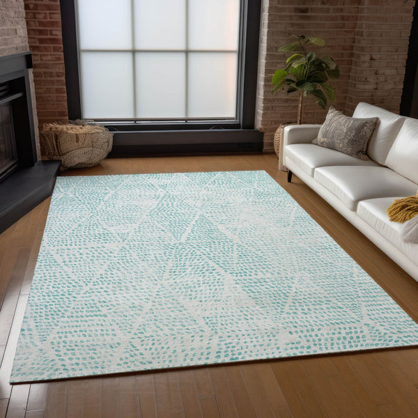 Homeroots 3' Artichoke Green Geometric Washable Area Rug - Durable Indoor Outdoor Design For Versatile Spaces 10' X 14' Polyester 577546