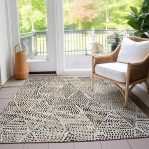 Homeroots 3' Artichoke Green Geometric Washable Area Rug - Durable Indoor Outdoor Design For Versatile Spaces 3' X 5' Polyester 577547