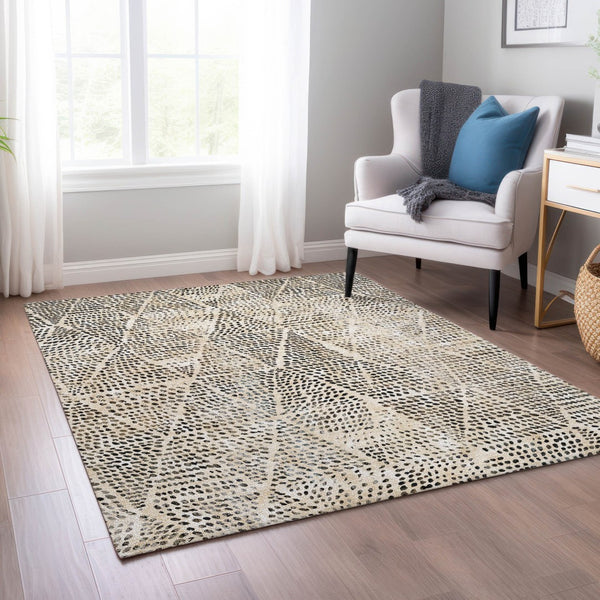 Homeroots 3' Artichoke Green Geometric Washable Area Rug - Durable Indoor Outdoor Design For Versatile Spaces 5' X 8' Polyester 577548
