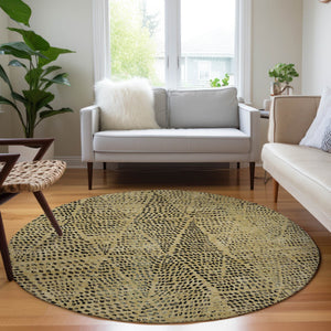 Homeroots 3' Artichoke Green Geometric Washable Area Rug - Durable Indoor Outdoor Design For Versatile Spaces 8' Round Polyester 577555