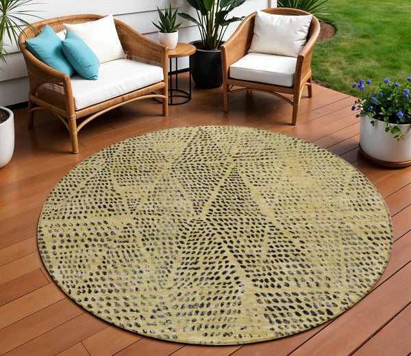Homeroots 3' Artichoke Green Geometric Washable Area Rug - Durable Indoor Outdoor Design For Versatile Spaces 8' Round Polyester 577555