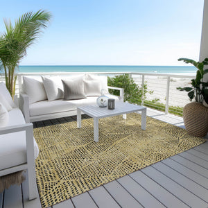Homeroots 3' Artichoke Green Geometric Washable Area Rug - Durable Indoor Outdoor Design For Versatile Spaces 8' X 10' Polyester 577556