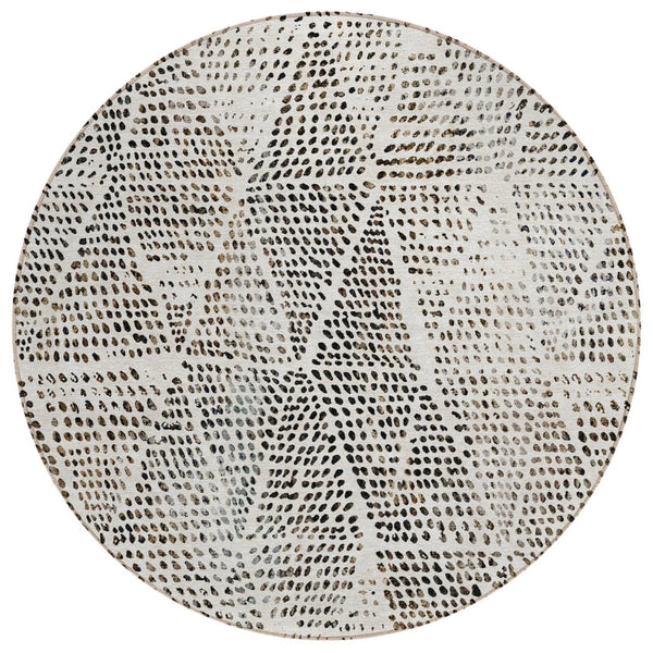 HomeRoots 5' Stylish Ivory and Charcoal Geometric Indoor Outdoor Rug - Washable, Durable, Perfect for High-Traffic Areas 8' Round 577567