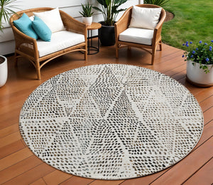 Homeroots 3' Artichoke Green Geometric Washable Area Rug - Durable Indoor Outdoor Design For Versatile Spaces 8' Round Polyester 577567