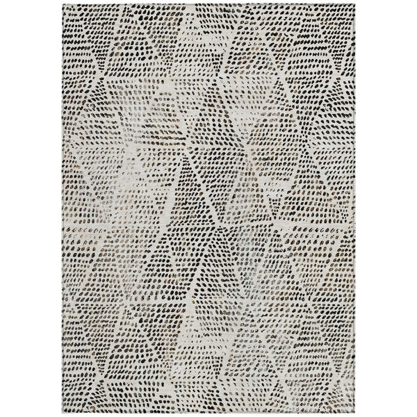 Homeroots 3' Artichoke Green Geometric Washable Area Rug - Durable Indoor Outdoor Design For Versatile Spaces 8' X 10' Polyester 577568