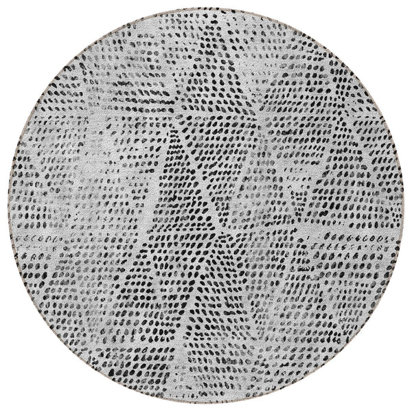 Homeroots 3' Artichoke Green Geometric Washable Area Rug - Durable Indoor Outdoor Design For Versatile Spaces 8' Round Polyester 577573