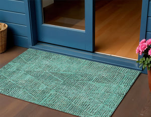 Homeroots 3' Artichoke Green Geometric Washable Area Rug - Durable Indoor Outdoor Design For Versatile Spaces 3' X 5' Polyester 577601
