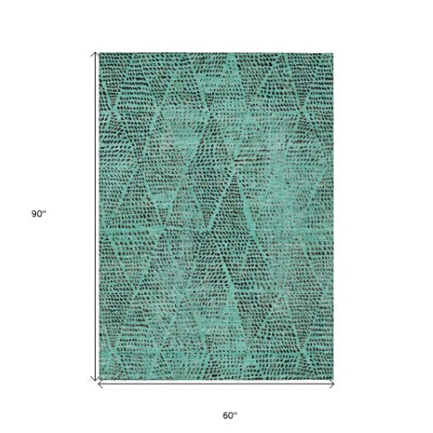 Homeroots 3' Artichoke Green Geometric Washable Area Rug - Durable Indoor Outdoor Design For Versatile Spaces 5' X 8' Polyester 577602