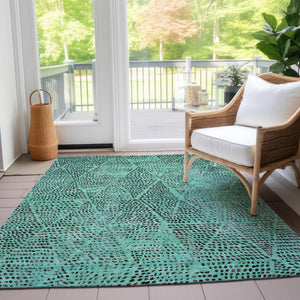 Homeroots 3' Artichoke Green Geometric Washable Area Rug - Durable Indoor Outdoor Design For Versatile Spaces 5' X 8' Polyester 577602