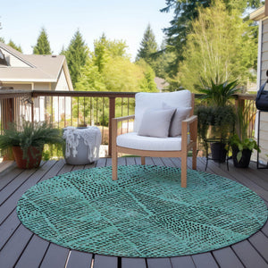 Homeroots 3' Artichoke Green Geometric Washable Area Rug - Durable Indoor Outdoor Design For Versatile Spaces 8' Round Polyester 577603