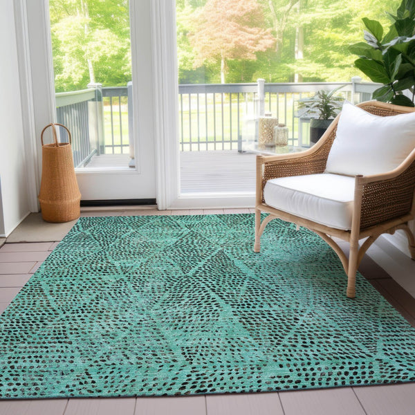 Homeroots 3' Artichoke Green Geometric Washable Area Rug - Durable Indoor Outdoor Design For Versatile Spaces 9' X 12' Polyester 577605