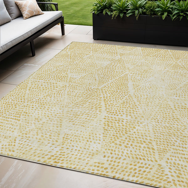 Homeroots 3' Artichoke Green Geometric Washable Area Rug - Durable Indoor Outdoor Design For Versatile Spaces 5' X 8' Polyester 577608