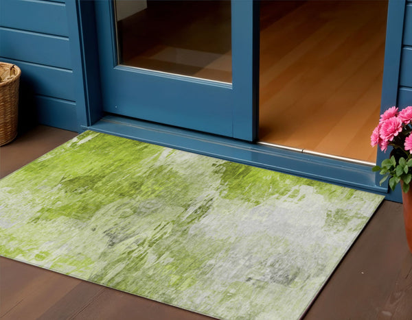 Homeroots 3' Abstract Artichoke Green And Lime Area Rug - Washable, Durable Design For Indoor & Outdoor Use 3' X 5' Polyester 577697