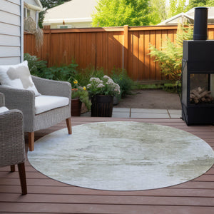 Homeroots 3' Abstract Artichoke Green And Lime Area Rug - Washable, Durable Design For Indoor & Outdoor Use 8' Round Polyester 577717