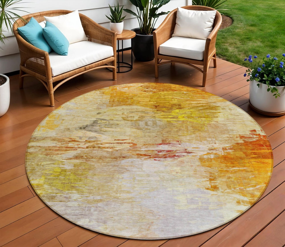 HomeRoots 5' Modern Abstract Area Rug in Orange, Copper & Terra Cotta - Washable for Indoor & Outdoor Use 8' Round 577723