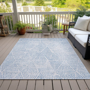 Homeroots 3' Artichoke Green Geometric Washable Area Rug - Durable Indoor Outdoor Design For Versatile Spaces 9' X 12' Polyester 577743