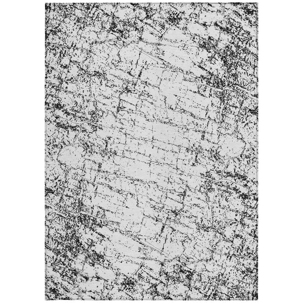 Homeroots 3' Stylish Black, White & Gray Abstract Washable Area Rug For Indoor & Outdoor Spaces 5' X 8' Polyester 578065