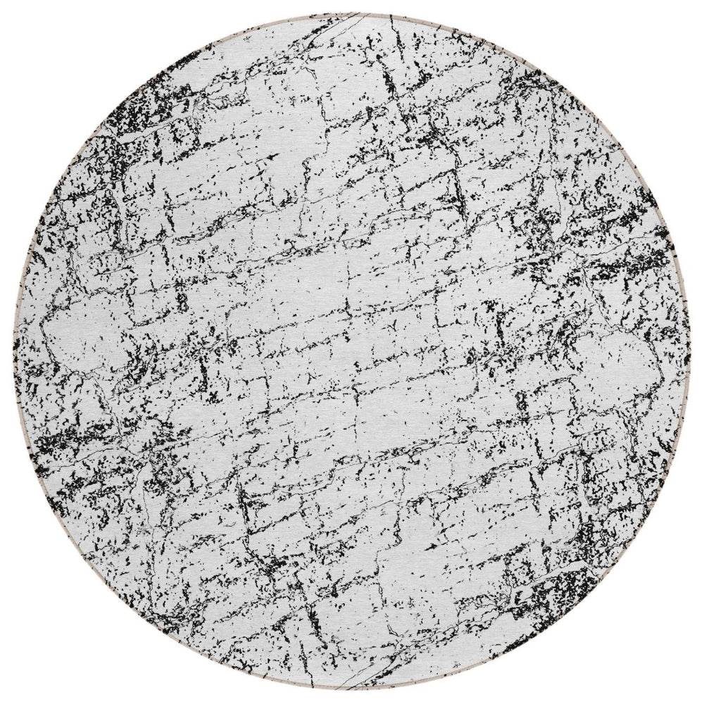 HomeRoots 5' Contemporary Black, White & Gray Abstract Area Rug - Washable, Durable for Indoor & Outdoor Use 8' Round 578066