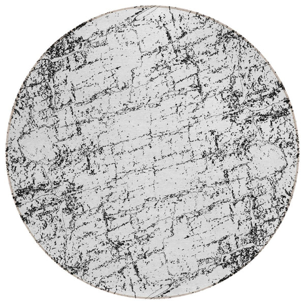HomeRoots 5' Contemporary Black, White & Gray Abstract Area Rug - Washable, Durable for Indoor & Outdoor Use 8' Round 578066