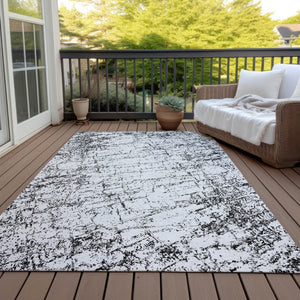 Homeroots 3' Stylish Black, White & Gray Abstract Washable Area Rug For Indoor & Outdoor Spaces 9' X 12' Polyester 578068