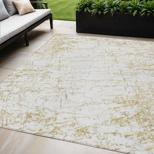 Homeroots 3' Stylish Black, White & Gray Abstract Washable Area Rug For Indoor & Outdoor Spaces 5' X 8' Polyester 578071