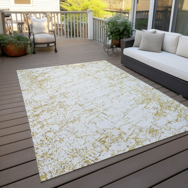 Homeroots 3' Stylish Black, White & Gray Abstract Washable Area Rug For Indoor & Outdoor Spaces 5' X 8' Polyester 578071
