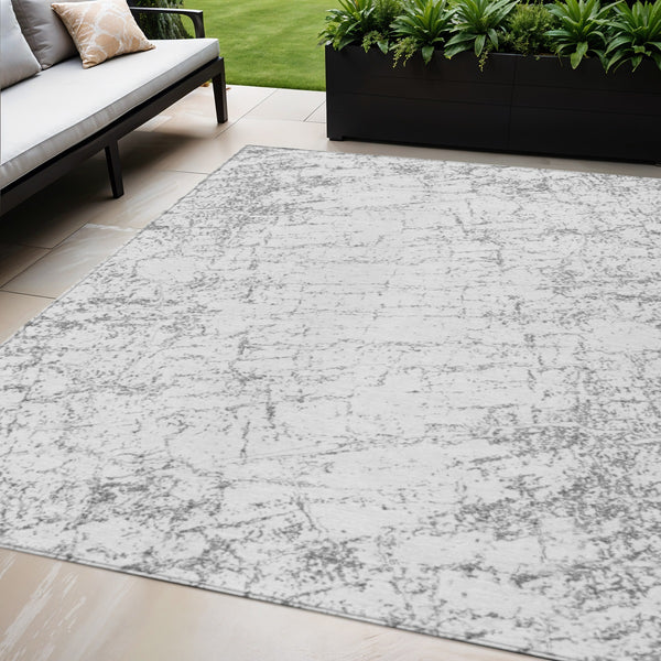 Homeroots 3' Stylish Black, White & Gray Abstract Washable Area Rug For Indoor & Outdoor Spaces 5' X 8' Polyester 578077
