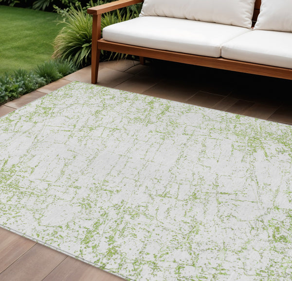 Homeroots 3' Stylish Black, White & Gray Abstract Washable Area Rug For Indoor & Outdoor Spaces 9' X 12' Polyester 578086
