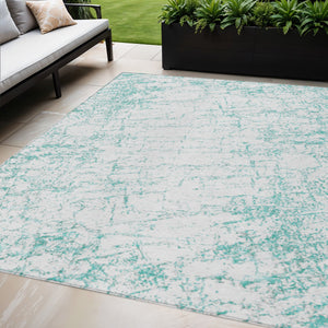 Homeroots 3' Stylish Black, White & Gray Abstract Washable Area Rug For Indoor & Outdoor Spaces 5' X 8' Polyester 578089