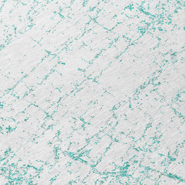 Homeroots 3' Stylish Black, White & Gray Abstract Washable Area Rug For Indoor & Outdoor Spaces 8' Round Polyester 578090