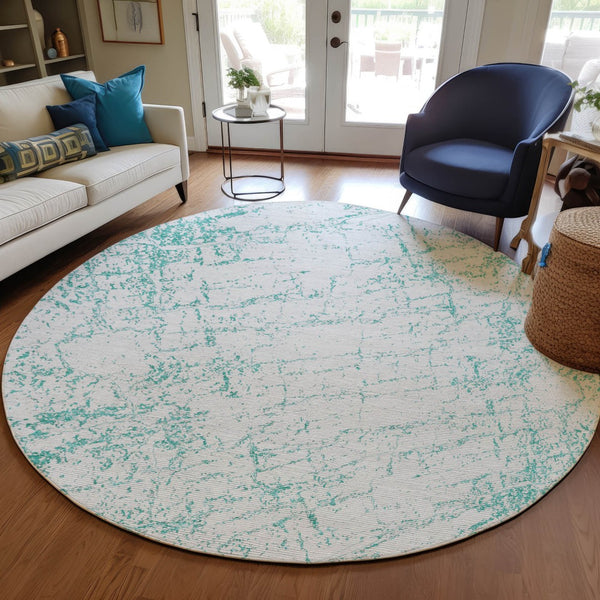 Homeroots 3' Stylish Black, White & Gray Abstract Washable Area Rug For Indoor & Outdoor Spaces 8' Round Polyester 578090