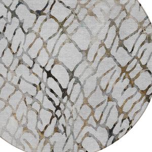 Homeroots 3' Stylish Silver Gray & Charcoal Abstract Washable Area Rug For Indoor & Outdoor Spaces 8' Round Polyester 578132