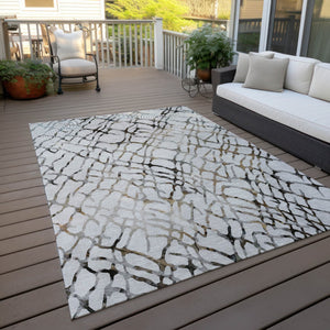 Homeroots 3' Stylish Silver Gray & Charcoal Abstract Washable Area Rug For Indoor & Outdoor Spaces 9' X 12' Polyester 578134