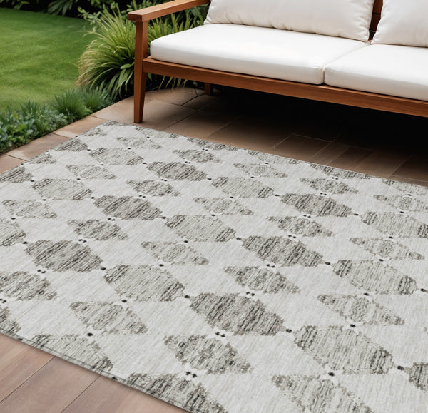 Homeroots 3' Stylish Navy Blue Moroccan Area Rug - Washable Indoor/Outdoor Design For High Traffic Spaces 9' X 12' Polyester 578164