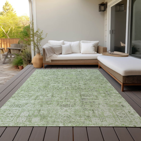 Homeroots 3' Charcoal And Silver Floral Area Rug - Washable, Indoor-outdoor, Stain Resistant, Durable Design 8' X 10' Polyester 578187