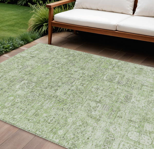Homeroots 3' Charcoal And Silver Floral Area Rug - Washable, Indoor-outdoor, Stain Resistant, Durable Design 9' X 12' Polyester 578188