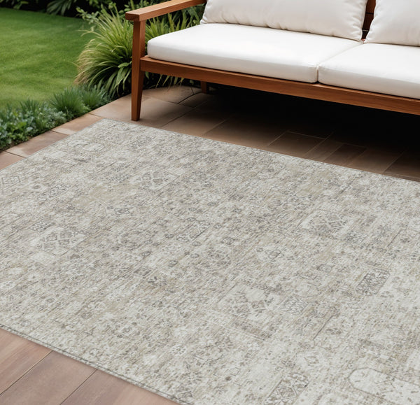 Homeroots 3' Charcoal And Silver Floral Area Rug - Washable, Indoor-outdoor, Stain Resistant, Durable Design 10' X 14' Polyester 578225