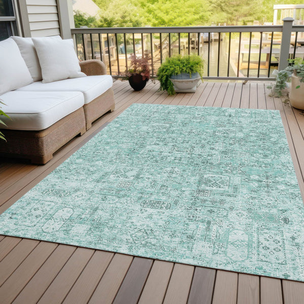 Homeroots 3' Charcoal And Silver Floral Area Rug - Washable, Indoor-outdoor, Stain Resistant, Durable Design 5' X 8' Polyester 578227