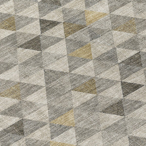 Homeroots 3' Beige Tan And Taupe Geometric Washable Area Rug For Indoor And Outdoor Spaces - Durable Design 8' Round Polyester 578258