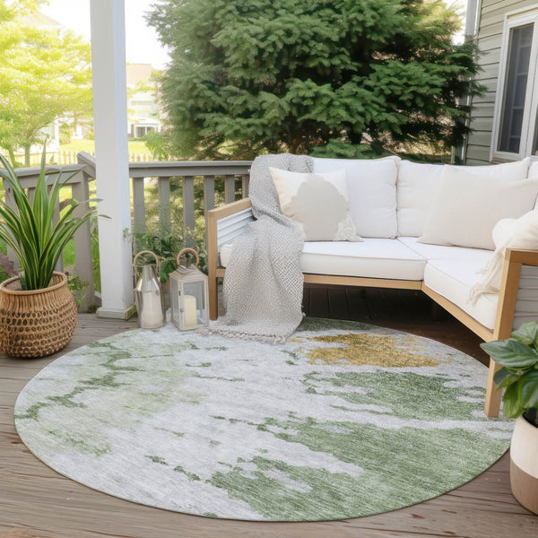 Homeroots 3' Artichoke Green Abstract Indoor Outdoor Area Rug – Stylish, Washable, And Stain Resistant Design 8' Round Polyester 578288