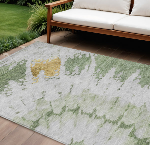 Homeroots 3' Artichoke Green Abstract Indoor Outdoor Area Rug – Stylish, Washable, And Stain Resistant Design 10' X 14' Polyester 578291