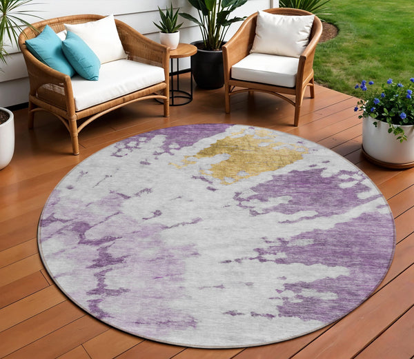 Homeroots 3' Artichoke Green Abstract Indoor Outdoor Area Rug – Stylish, Washable, And Stain Resistant Design 8' Round Polyester 578306