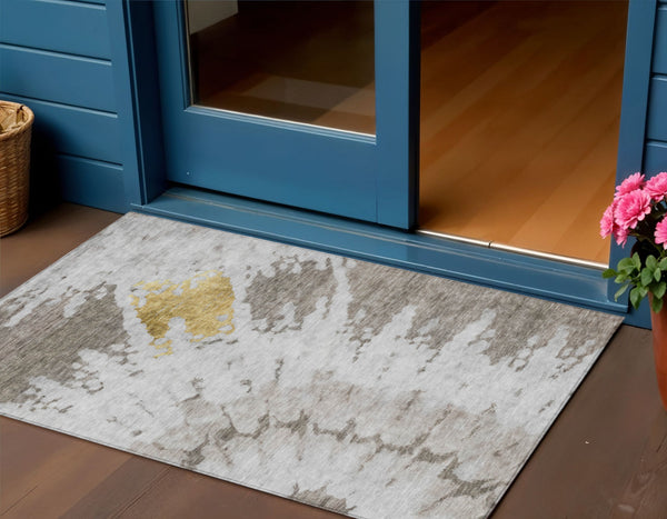 Homeroots 3' Artichoke Green Abstract Indoor Outdoor Area Rug – Stylish, Washable, And Stain Resistant Design 3' X 5' Polyester 578316