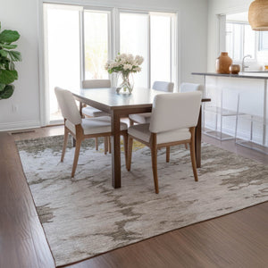 Homeroots 3' Artichoke Green Abstract Indoor Outdoor Area Rug – Stylish, Washable, And Stain Resistant Design 8' X 10' Polyester 578319