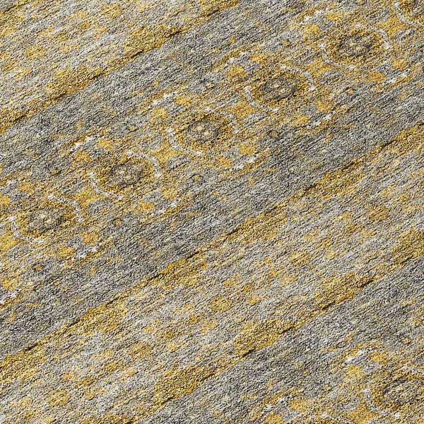 Homeroots 3' Inviting Gold Gray Silver Floral Medallion Washable Area Rug For Indoor Outdoor Spaces 8' Round Polyester 578324