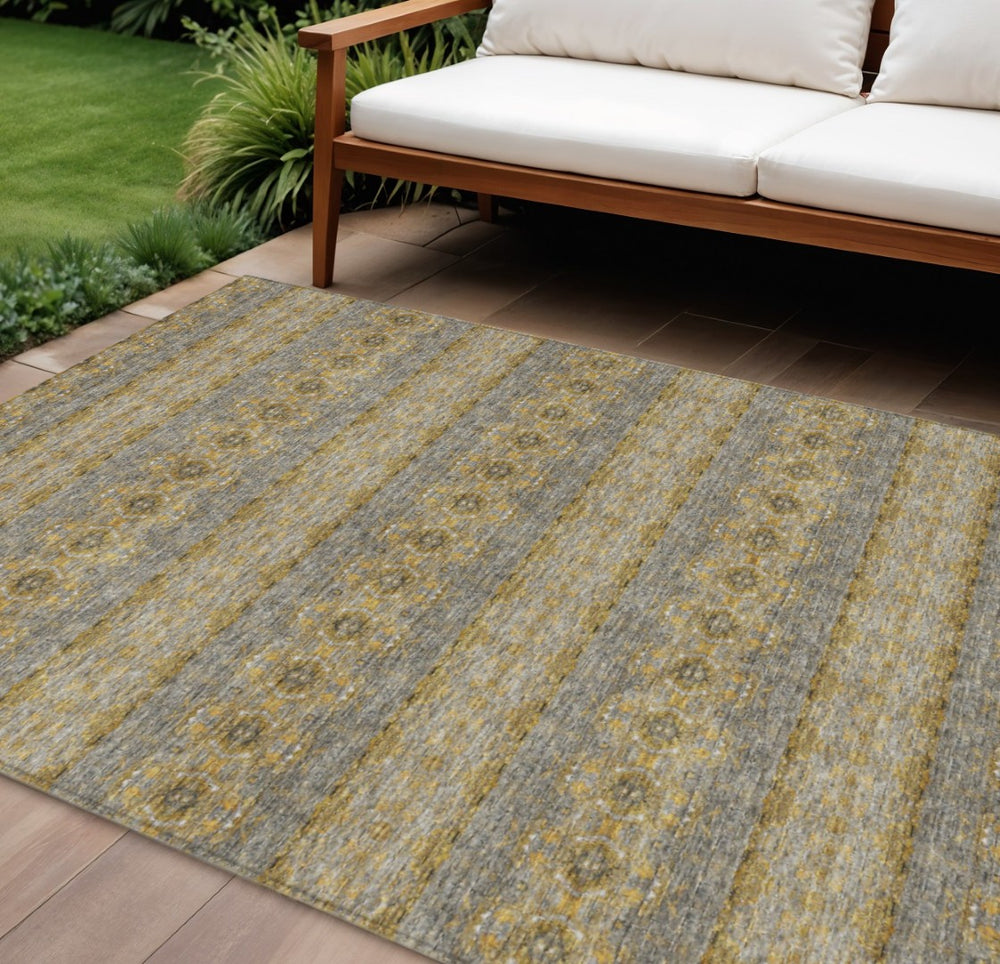 HomeRoots 5' Floral Medallion Area Rug in Gold, Gray & Silver - Stylish, Washable for Indoor & Outdoor Use 10' X 14' 578327
